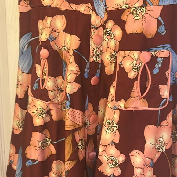 Voodoo Vixen M BNWT never worn. Maroon with pink orchid flowers - pin-up style - Picture 2 of 4